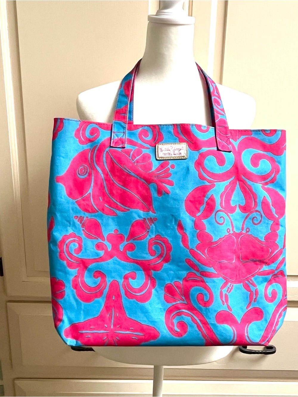 Lilly Pulitzer For Estée Lauder Turquoise & Hot Pink Sea Motif Tote - Picture 2 of 4